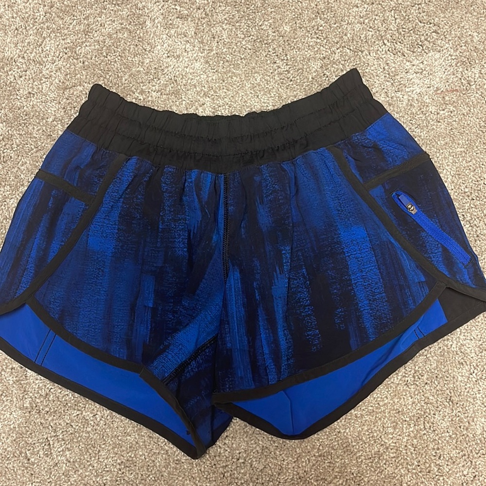 Lululemon tracker shorts